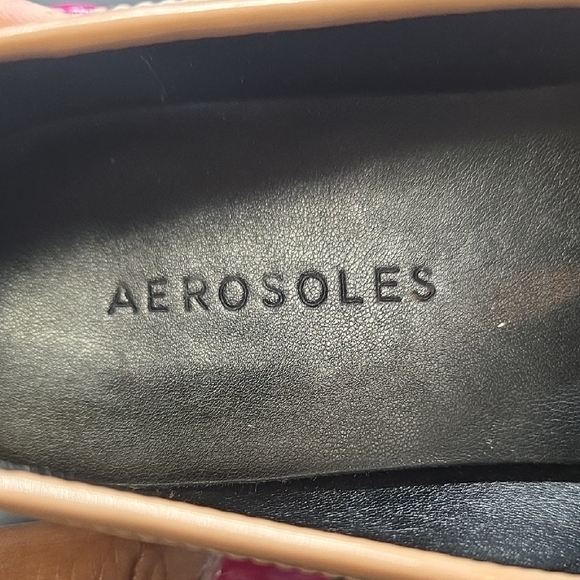AEROSOLES | Women's | Tan and Black | Loafers | Size 8M | Minor Scuffs - Picture 9 of 10